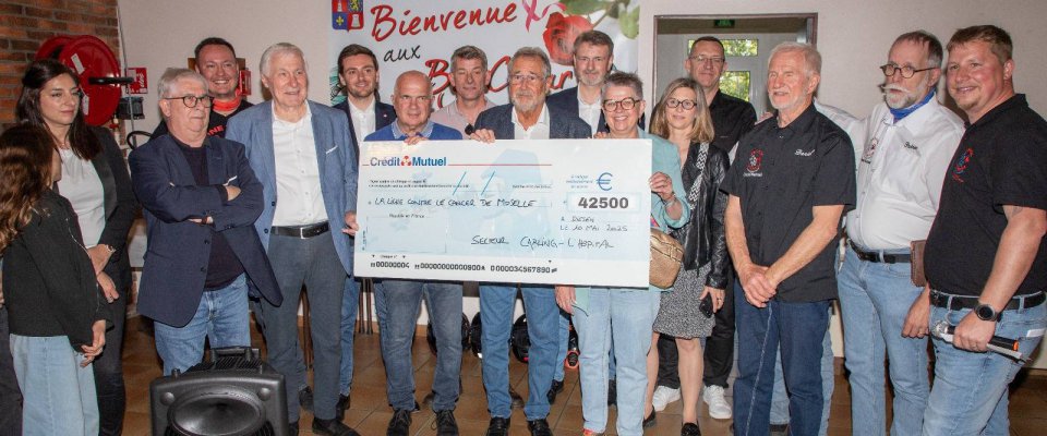 Une Rose un Espoir : Remise du chèque