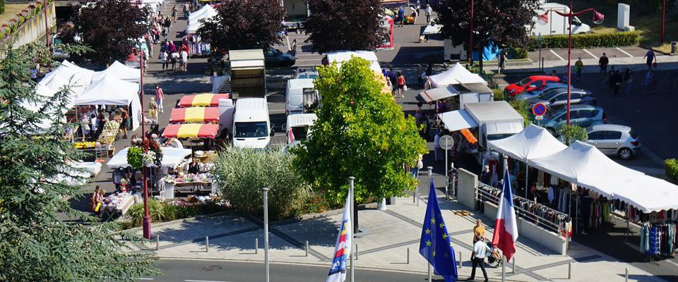 Marché hebdomadaire : Un air de vacances