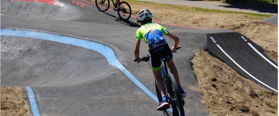 Pumptrack : À fond les roulettes !